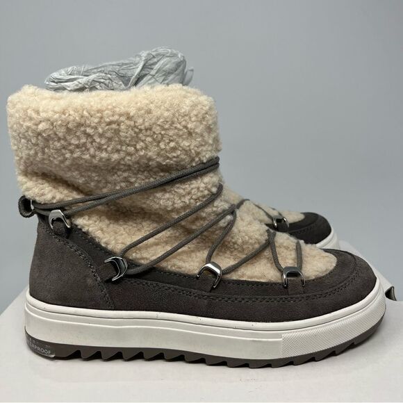 Aqua  College Sachi Waterproof Bootie - Picture 2 of 11